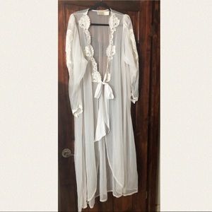 Vintage | VS Gold Label | Chiffon Lace Robe